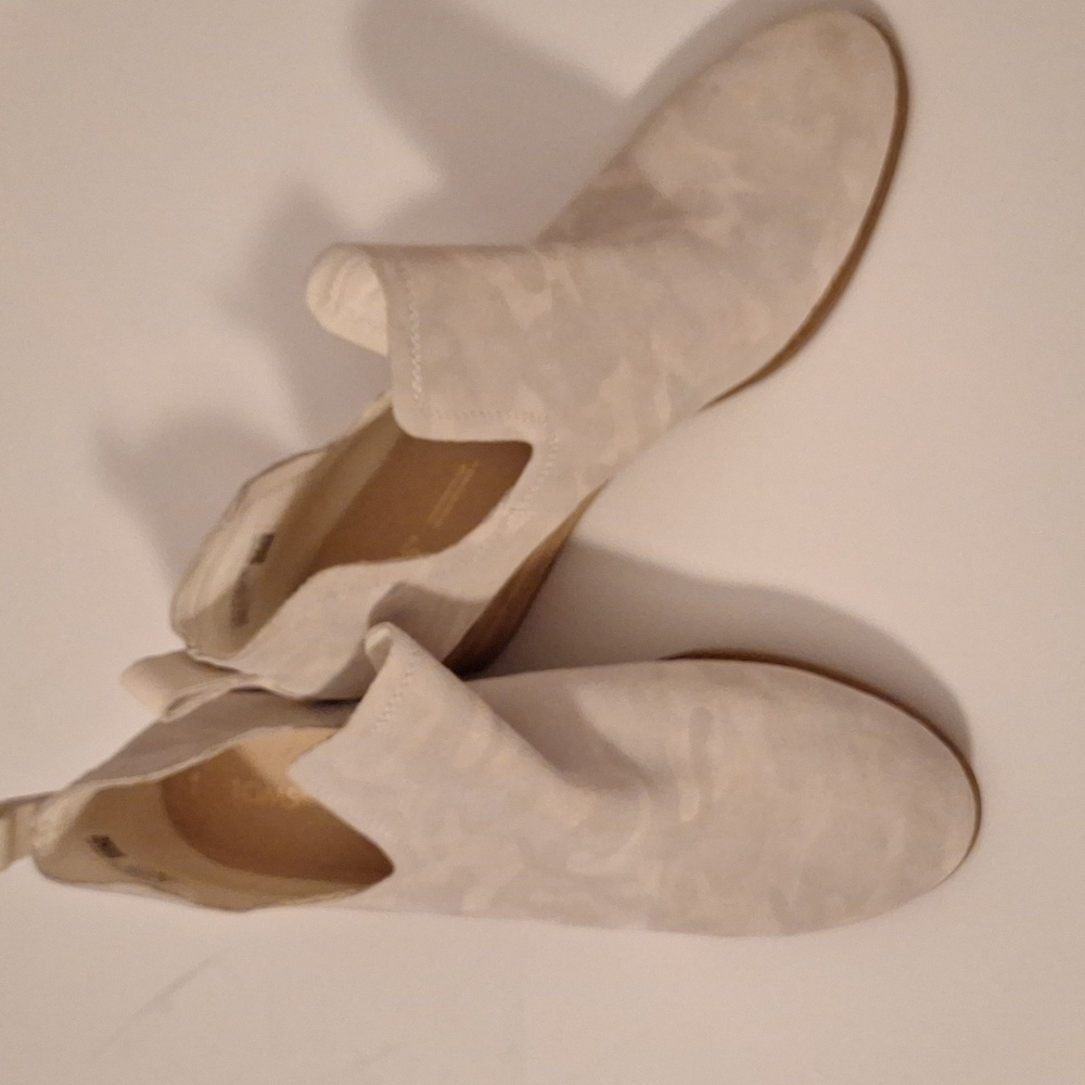 Toms Women's Ankle Booties in Cream